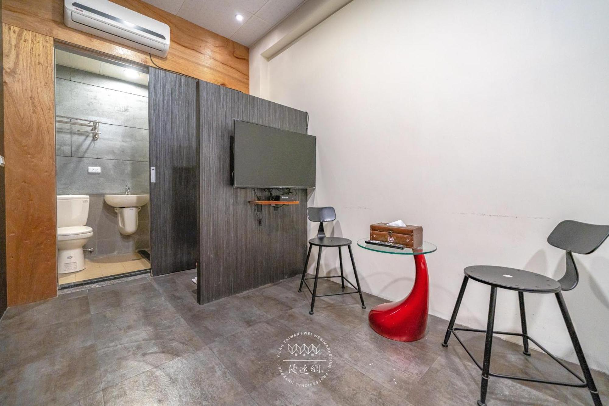לודונג 羅東夜市 工業loft旅宿 Loft House מראה חיצוני תמונה