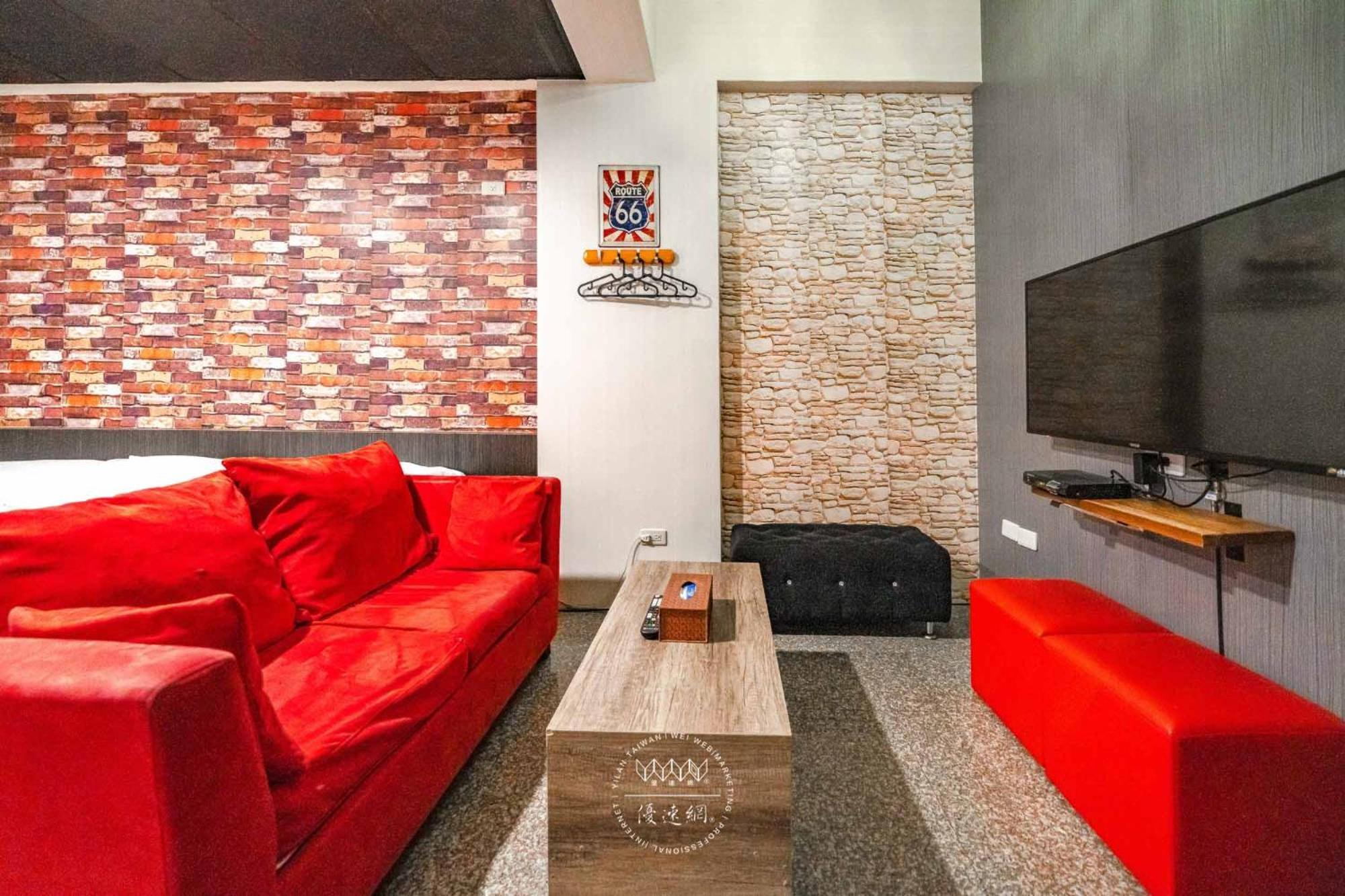 לודונג 羅東夜市 工業loft旅宿 Loft House מראה חיצוני תמונה